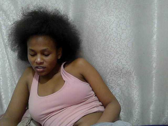 Caroldoly live cam on BongaCams