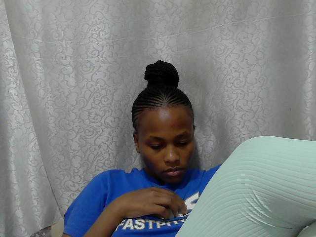 Caroldoly live webcam show