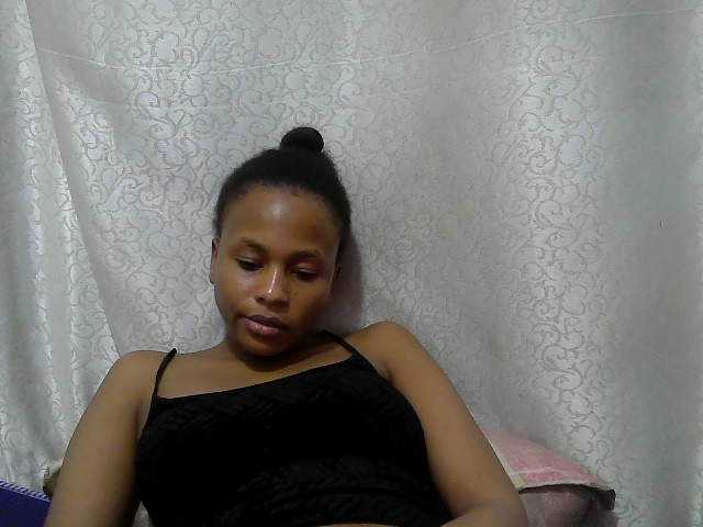 Caroldoly live cam on BongaCams