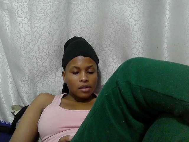 Caroldoly live cam on BongaCams