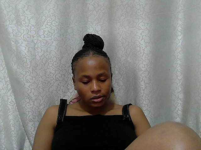 Caroldoly live cam on BongaCams