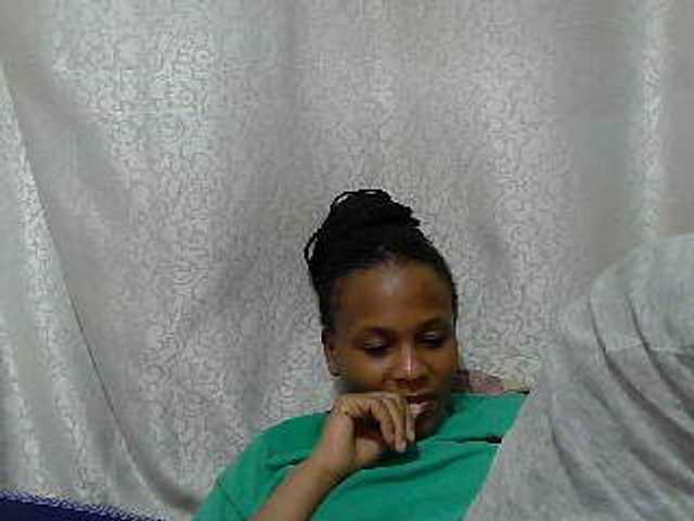 Caroldoly live cam on BongaCams