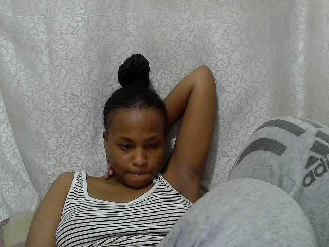 Caroldoly live cam on BongaCams