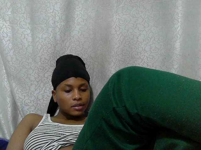 Caroldoly live cam on BongaCams