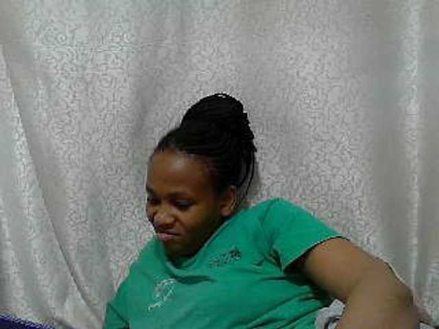 Caroldoly live cam on BongaCams