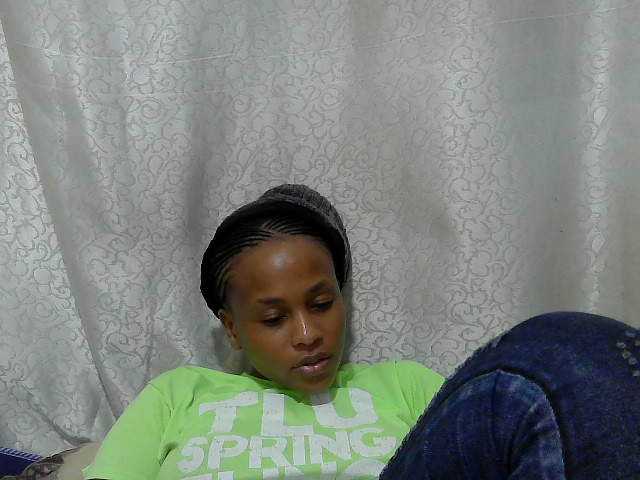 Caroldoly live cam on BongaCams