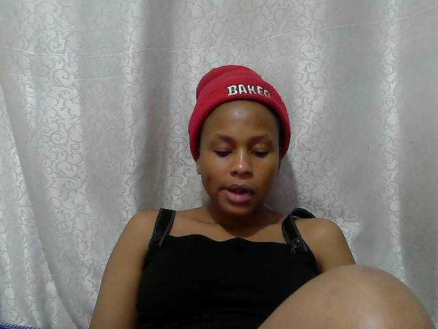 Caroldoly live cam on BongaCams