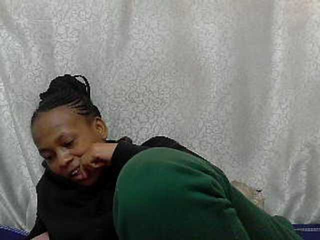 Caroldoly live cam on BongaCams