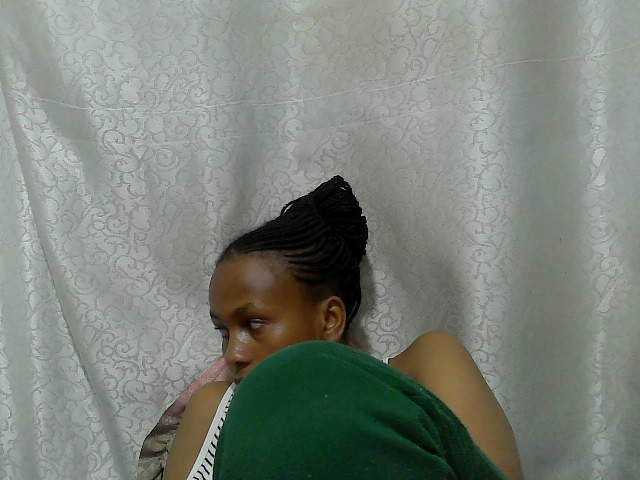 Caroldoly live cam on BongaCams
