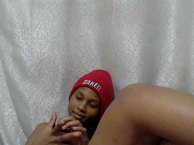 Caroldoly live cam on BongaCams