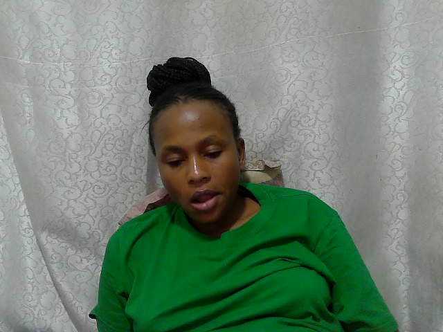 Caroldoly live cam on BongaCams