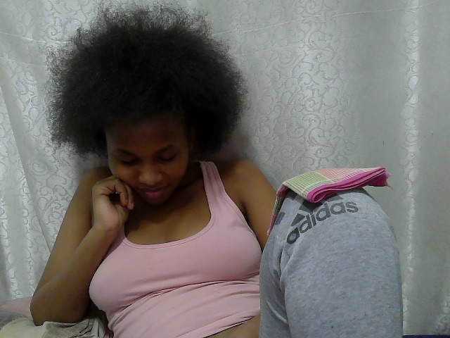 Caroldoly live cam on BongaCams