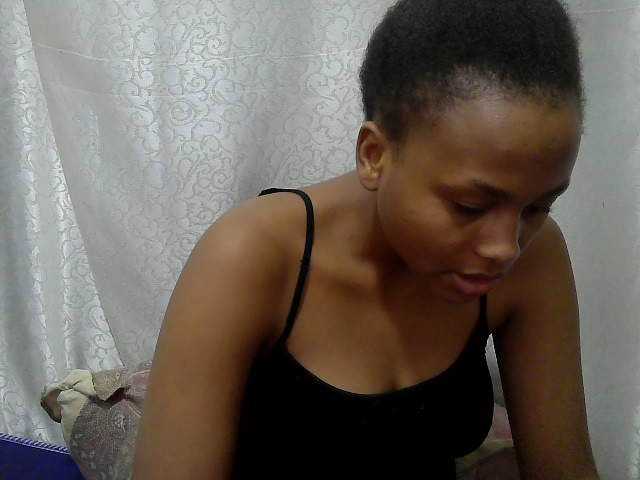 Caroldoly live cam on BongaCams