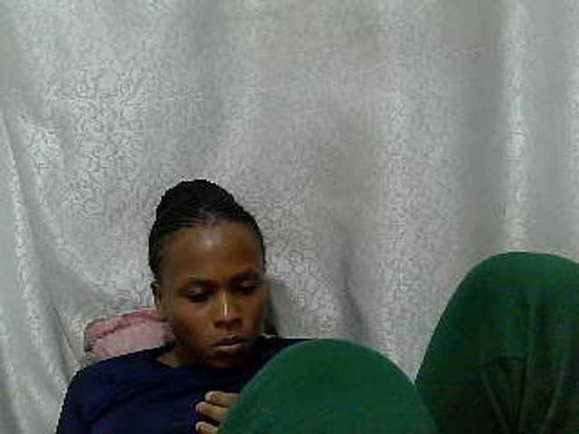Caroldoly live cam on BongaCams