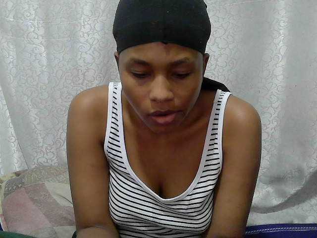 Caroldoly live cam on BongaCams
