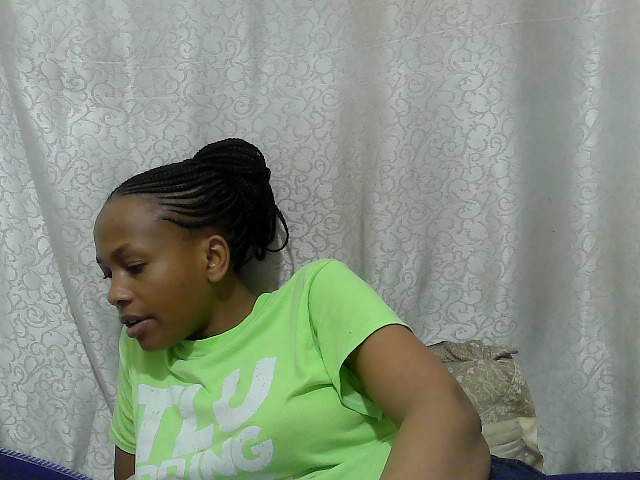 Caroldoly live cam on BongaCams