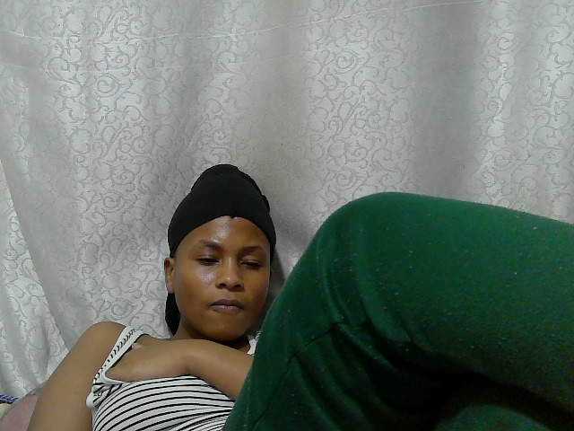 Caroldoly live cam on BongaCams