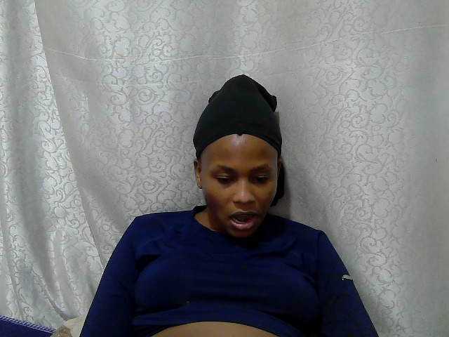 Caroldoly live cam on BongaCams