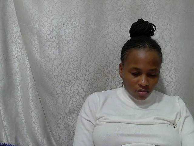 Caroldoly live cam on BongaCams