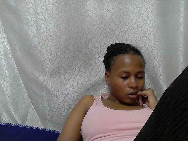 Caroldoly live cam on BongaCams