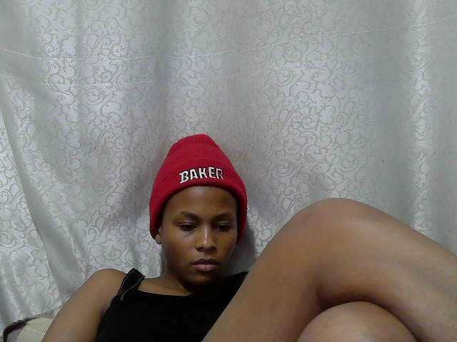 Caroldoly live cam on BongaCams