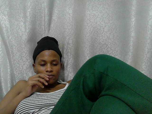 Caroldoly live cam on BongaCams