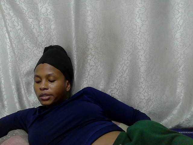 Caroldoly live cam on BongaCams