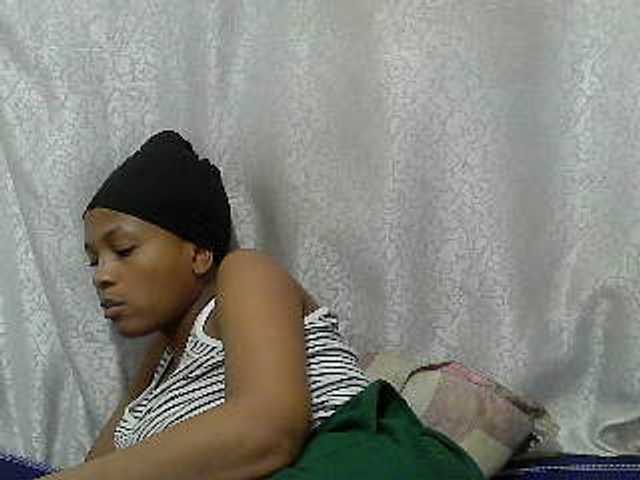 Caroldoly live cam on BongaCams