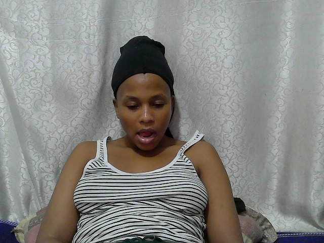 Caroldoly live cam on BongaCams