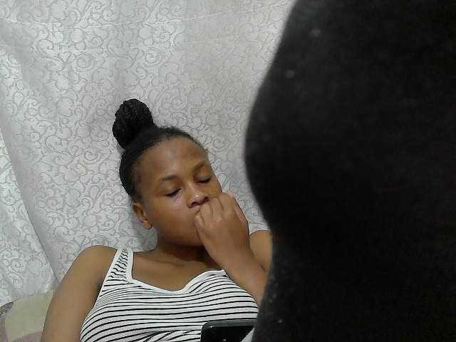 Caroldoly live cam on BongaCams