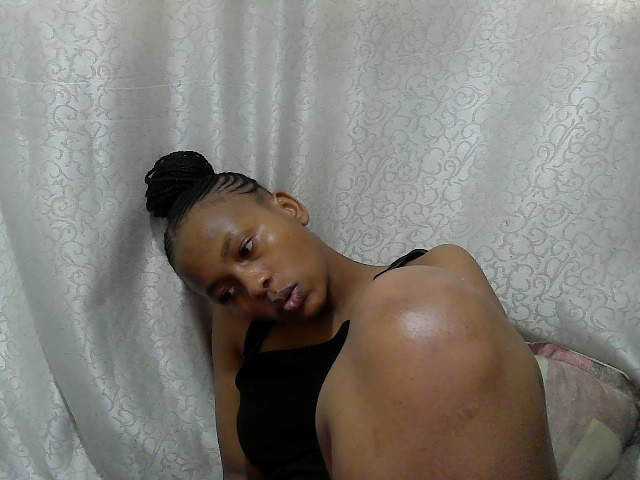 Caroldoly live cam on BongaCams