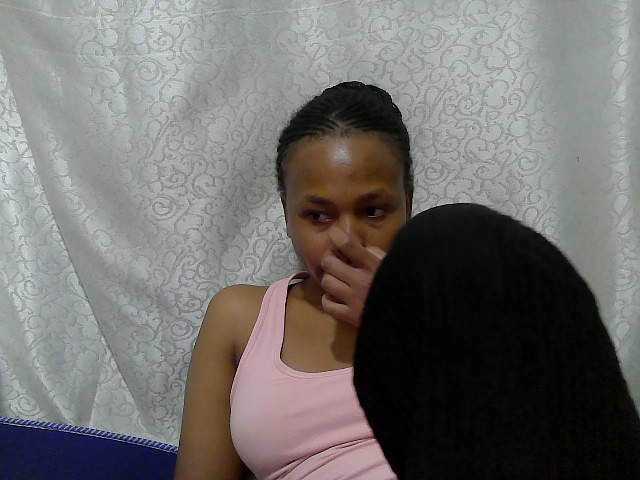 Caroldoly live cam on BongaCams