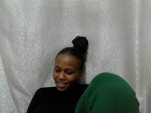 Caroldoly live cam on BongaCams