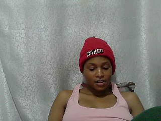 Caroldoly live cam on BongaCams