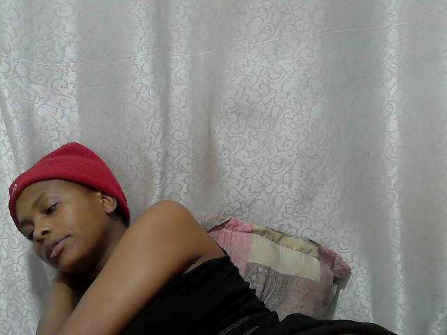Caroldoly live cam on BongaCams