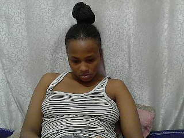 Caroldoly live cam on BongaCams