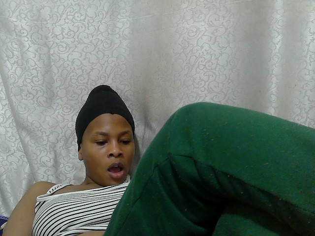 Caroldoly live cam on BongaCams