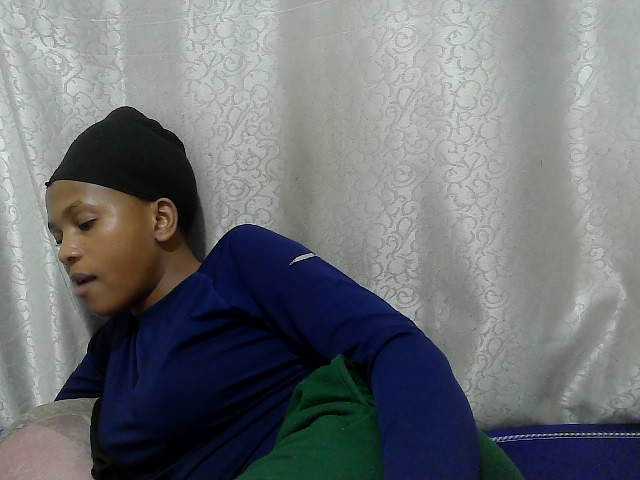Caroldoly live cam on BongaCams