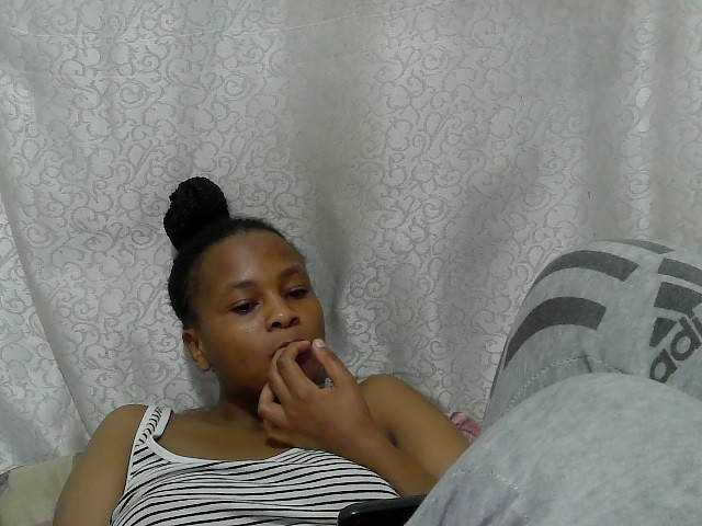 Caroldoly live cam on BongaCams
