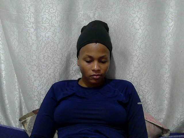 Caroldoly live cam on BongaCams