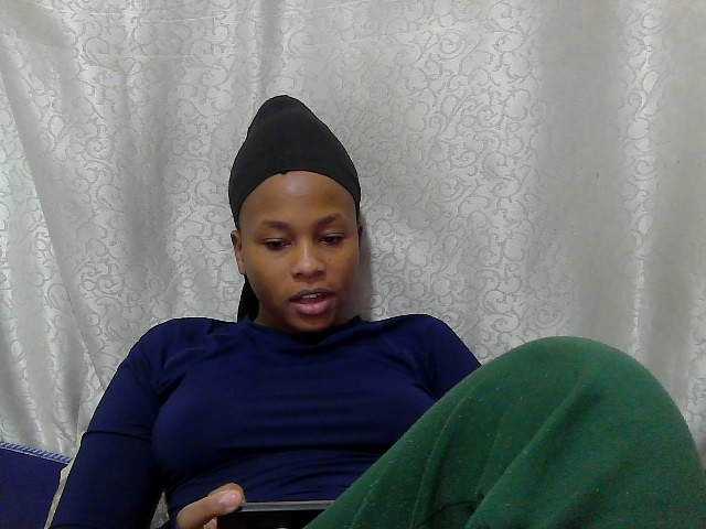 Caroldoly live cam on BongaCams
