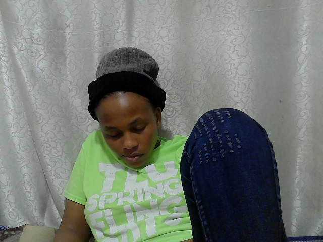 Caroldoly live cam on BongaCams