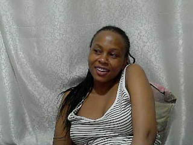 Caroldoly live cam on BongaCams