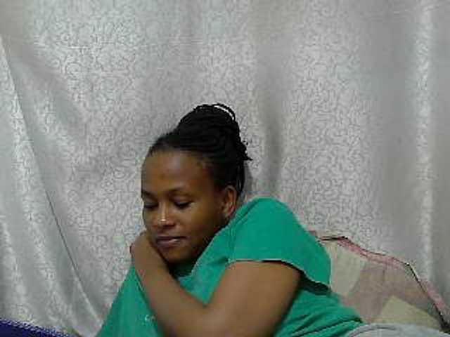 Caroldoly live cam on BongaCams