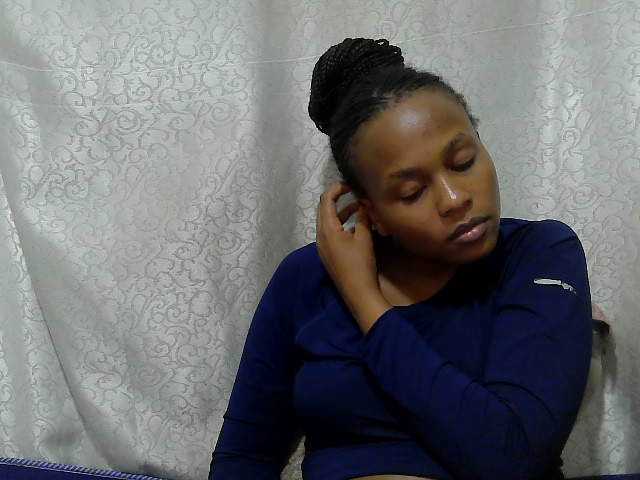 Caroldoly live cam on BongaCams