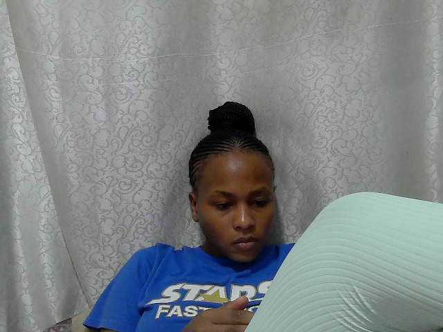 Caroldoly live cam on BongaCams