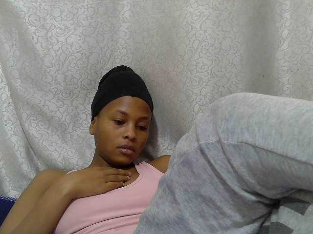 Caroldoly live cam on BongaCams