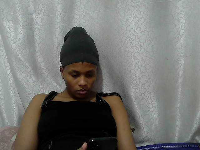 Caroldoly live cam on BongaCams