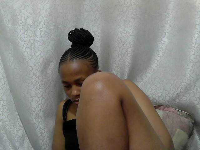 Caroldoly live cam on BongaCams