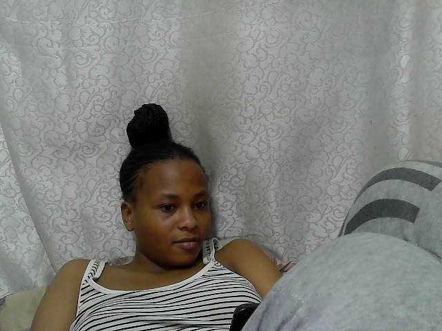 Caroldoly live on BongaCams